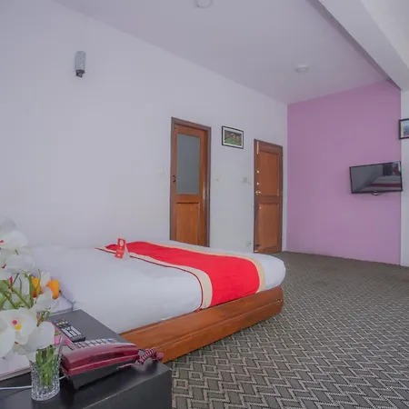 Oyo 135 Lost Garden Apartment And Guest House Kathmandu Exterior photo