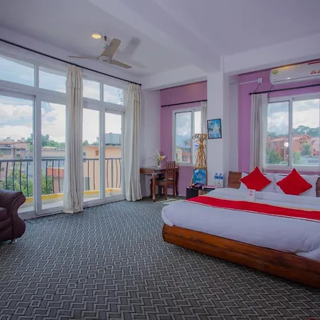 Oyo 135 Lost Garden Apartment And Guest House Kathmandu Exterior photo