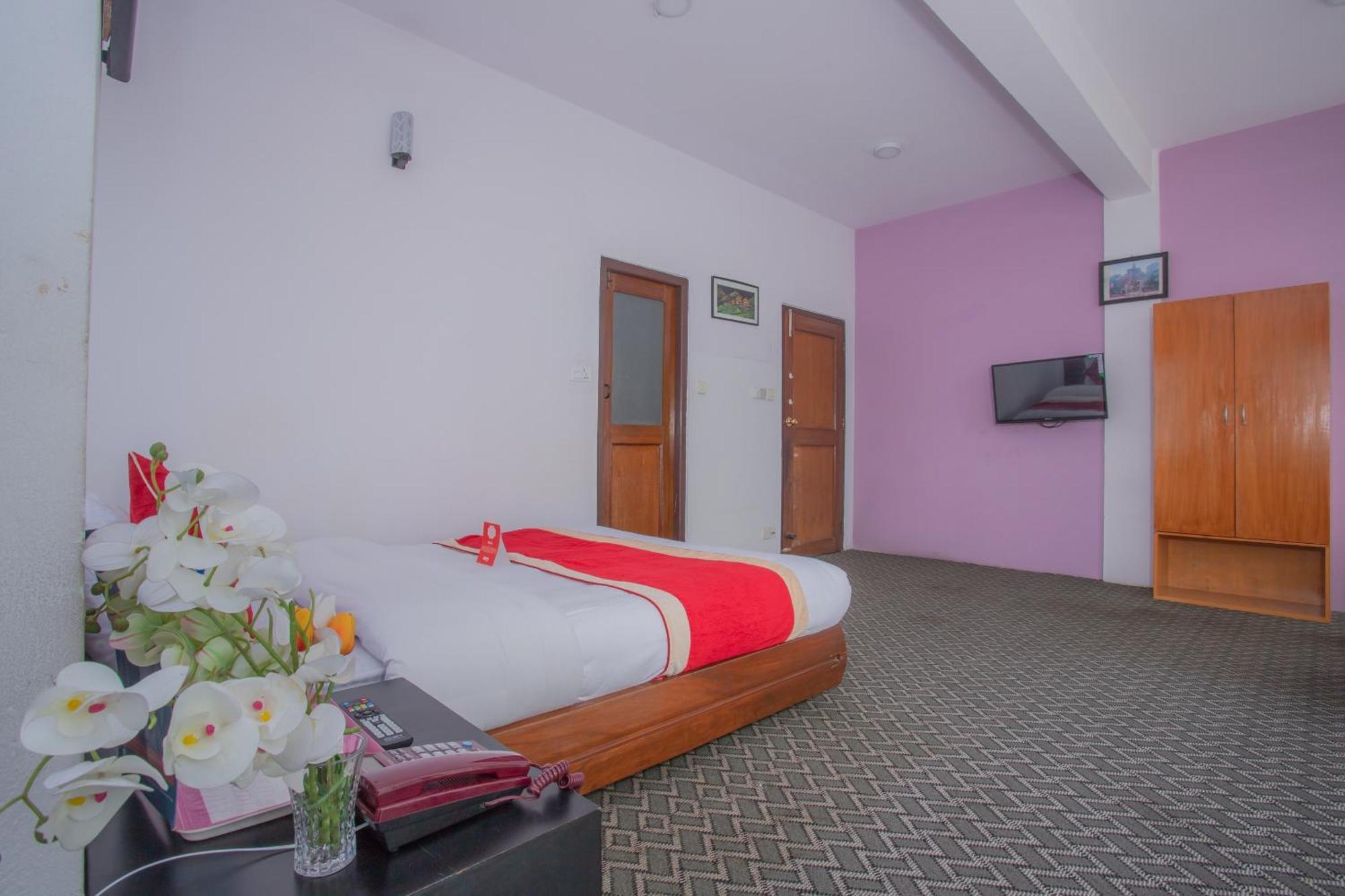 Oyo 135 Lost Garden Apartment&guest House * Kathmandu